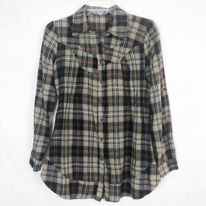 The Hanger Button Down Plaid Shirt Size Small High Low Hem